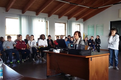 Gli studenti villaminozzesi in consiglio comunale illustrano la loro ricerca sulla raccolta differenziata