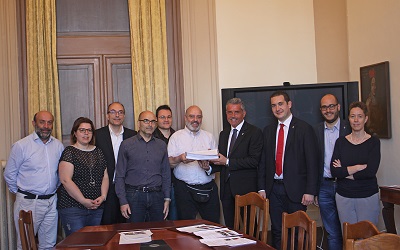 Cesena, Tremila firme contro il gioco d’azzardo consegna firme vs gioco azzardo