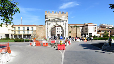 Rimini: chiusa via Saffi, continuano gli interventi sulla viabilità rotatoria arco Rimini