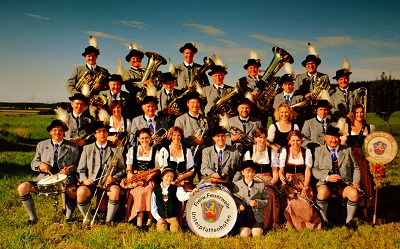 Suoni e colori della Baviera grazie alla banda dei Vigili del Fuoco di Germering Banda comunale bavarese