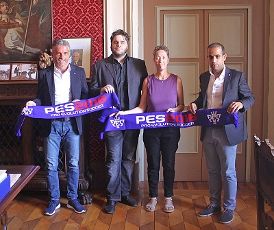 Dai ragazzi di Whitebadge un contributo per il fondo destinato al sostegno delle attività sportive dei bambini in difficoltà economiche Consegna contributo Whitebadge