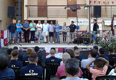 Un momento della cerimonia in cui Villa Minozzo ha salutato l'arrivo della Reggiana