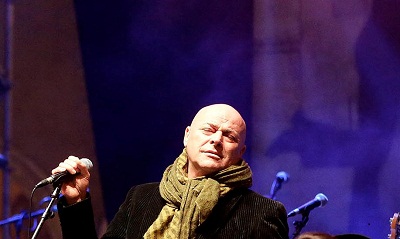 Piano e voce, omaggio a Lucio Dalla in piazza XX Settembre a Modena lalo cibelli