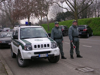 polizia provinciale di Ferrara su strada