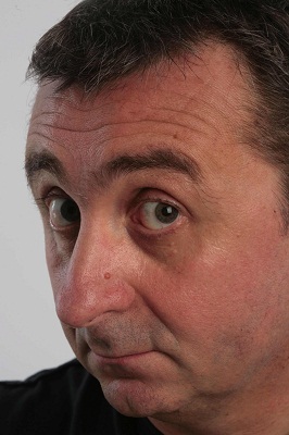 vito-lo-schermo-sul-leggio-piazza-scaravillizamba