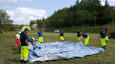 Squadre di tecnici comunali per verificare i danni nelle zone terremotate Volontari protezione civile - terremoto