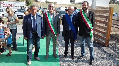 Inaugurazione - Da six On. Romanini, sindaco Lesignano, sindaco di Monchio e sindaco di Gaiole in Chianti