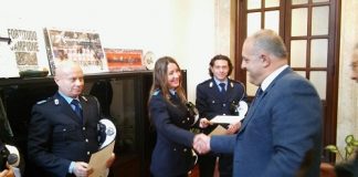 Il Comandante Mignani conferisce gli elogi a otto agenti della Polizia Municipale di Bologna elogio-23-dicembre-2016