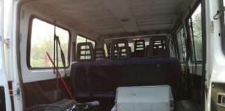 A Bologna vigilesse in borghese sequestrano birre abusive ai Giardini Margherita img0061