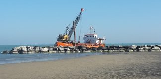 Rimini, lavori di abbassamento alle scogliere di San Giuliano lavori scogliera san giuliano