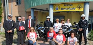 I volontari di Viva con il sindaco- il comandante e gli agenti della Municipale