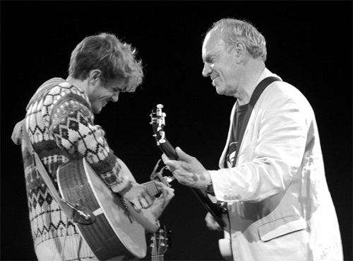 97842_ashley-hutchings-with-blair-dunlop-talkinggigs