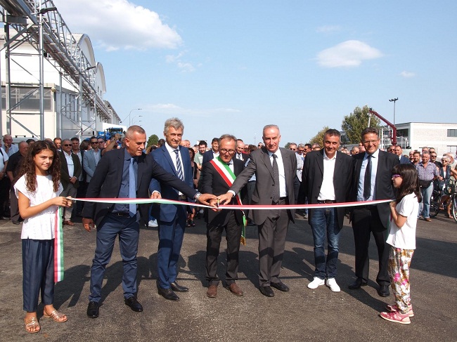 TAGLIO NASTRO CANTINA RUSSI