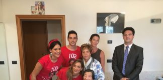 Rimini: nonna Rosa festeggia 102 anni insieme a quattro generazioni di famigliari nonna rosa cimino e famiglia con assessore morolli