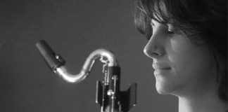 Ai Musei civici di Modena Miriam Caldarini suona un clarinetto del ‘700 Miriam Caldarini