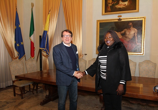 sindaco muzzarelli e ambasciatrice ghana