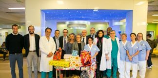Santa Lucia arriva all’Ospedale dei Bambini 2017 12 13 Pizzarotti Seletti Bosi Santa Lucia Ospedale Bambini-1