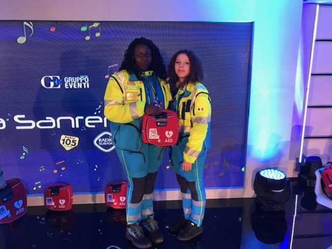due volontarie con il rescue sam automatico