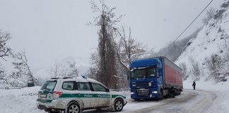 Neve: traffico rallentato, ma garantito sulle strade provinciali, problemi per due mezzi pesanti a Poviglio e Vetto Sp513