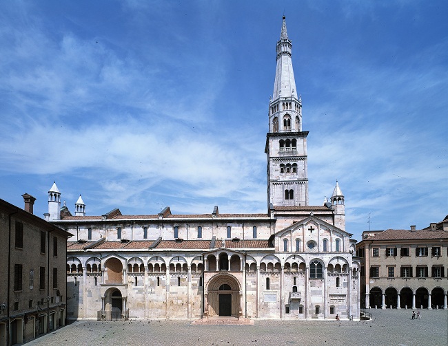 Veduta del sito Unesco -Piazza- Duomo- torre