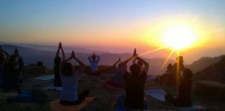 Hatha Yoga, benessere sul lungofiume a Wunderkammer con Fiumana YOGA