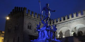 cropped-2-APRILE-PIAZZA-MAGGIORE-BLU-040-1