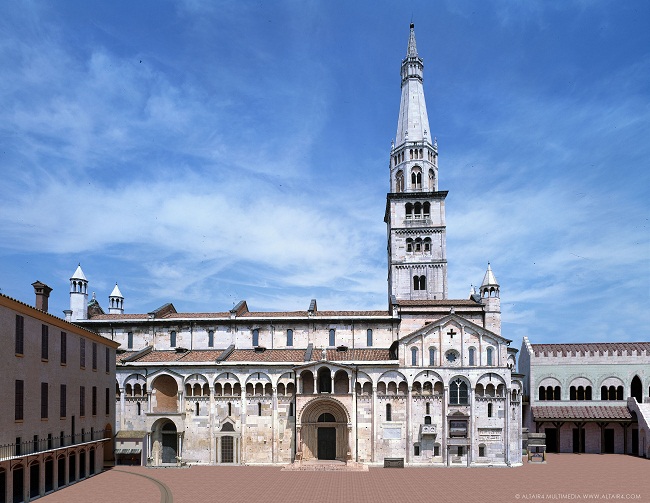 piazza Grande fianco Duomo nel Rinascimento ricostruzione Altair4