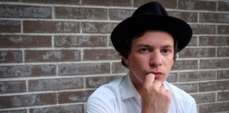 Andrea Amati domani sera al Teatro degli Atti con il suo “Bagaglio a mano” Bagaglio a mano
