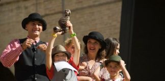 Il teatro viaggiante “La Famiglia Mirabella” questa sera a Piacenza