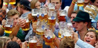 Un assaggio dell’Oktoberfest al centro commerciale Il Castello