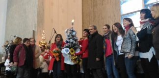 Donato alla Scuola elementare Mazzini uno degli alberi artistici di MimaOnIce