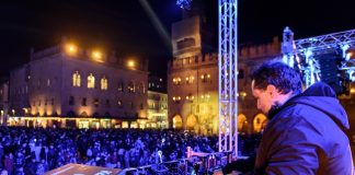 Una grande festa popolare in Piazza Maggiore, in 25.000 hanno aspettato il 2019 nel cuore di Bologna
