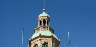 Palazzo d’Accursio: via il ponteggio dalla Torre dell’Orologio
