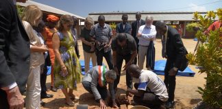 Pizzarotti in Burundi: “Grazie a Parmaalimenta. Ho visto un mondo che non possiamo ignorare”