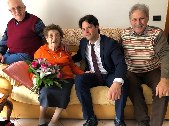 Auguri A Nonna Teresa Per I Suoi 100 Anni