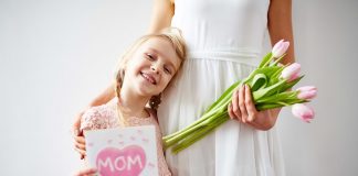 Mamme e internet: il 59% delle madri emiliane utilizza i social e la rete come strumento per cercare aiuto