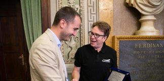 Il team di ParmaVela Shide ITA 17058 in municipio