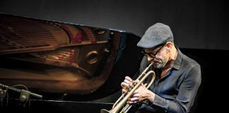 Chet to Chet, l’omaggio di Fabrizio Bosso al poeta del jazz apre Percuotere la Mente