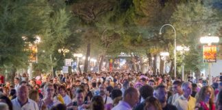 Radio DEEJAY trasforma la piazza di Riccione in un dancefloor