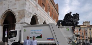 Due nuovi mezzi a basso impatto ambientale per la raccolta di rifiuti in centro storico