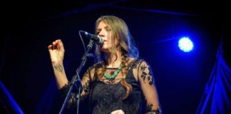 Albe in controluce.Concerti al sorgere del sole sulla spiaggia di Riccione