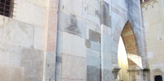 Sulla Ghirlandina, le pietre reimpiegate di Mutina romana