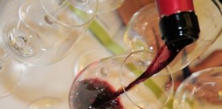 Per curiosi e appassionati di vino la meta è la Rocca di Dozza