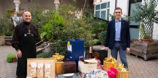 Parma, donati i pacchi ricevuti in Municipio alla mensa di Padre Lino