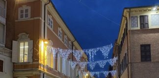 Sulle note del Natale, tra cori Gospel, pianoforti e un babbo Natale tutto rock (FOTO)