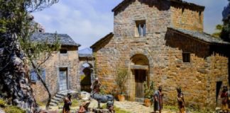 Provincia di Modena: Montefiorino, alla rocca la mostra dei presepi artistici