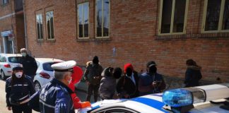 In gruppo da un comune del ferrarese in città per acquistare pesce: tutti denunciati