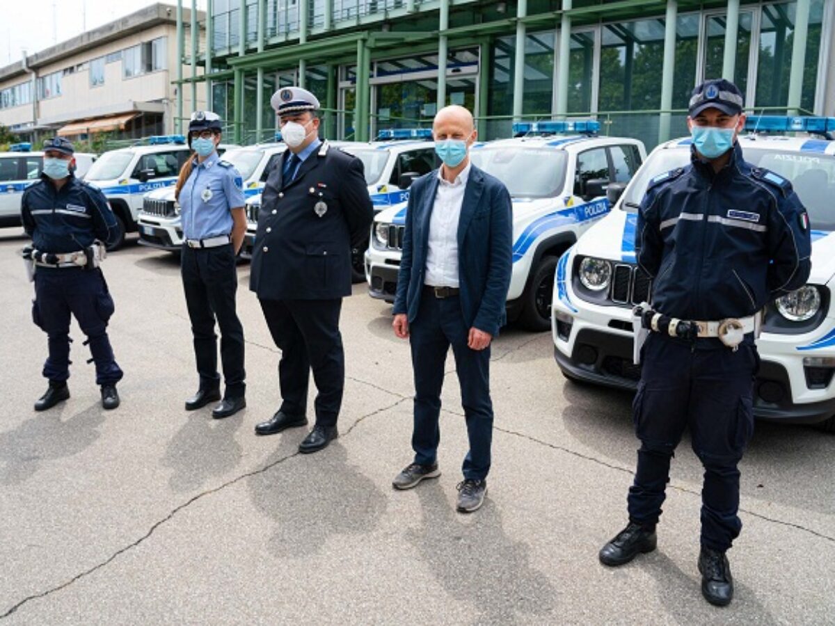Sei nuove auto per la Polizia Locale di Parma