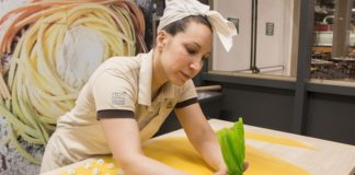 FICO: “Sfoglia da guinness” per celebrare la regina della cucina italiana