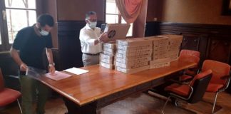 Cattolica, superamento del divario digitale: distribuiti PC e “saponette” WiFi ai giovani studenti